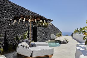 Theano Cave Suites & Villas
