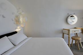 Theano Cave Suites & Villas