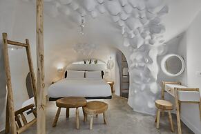 Theano Cave Suites & Villas