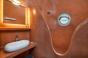 Theano Cave Suites & Villas