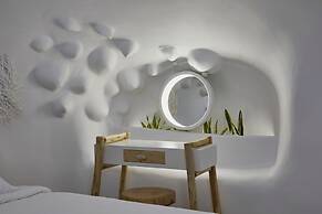 Theano Cave Suites & Villas