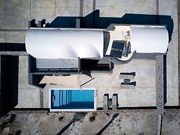 Theano Cave Suites & Villas