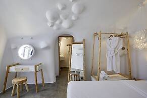 Theano Cave Suites & Villas