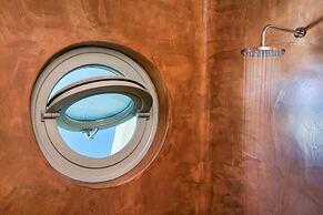 Theano Cave Suites & Villas