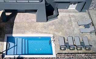 Theano Cave Suites & Villas