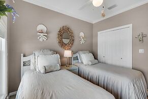 Jen's Creole 4 Bedroom Townhouse by RedAwning