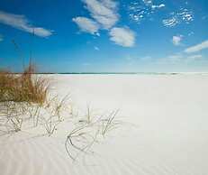 Jen's Creole 4 Bedroom Townhouse by RedAwning