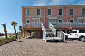 Jen's Creole 4 Bedroom Townhouse by RedAwning
