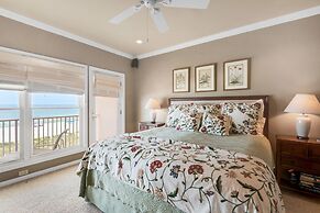 Jen's Creole 4 Bedroom Townhouse by RedAwning