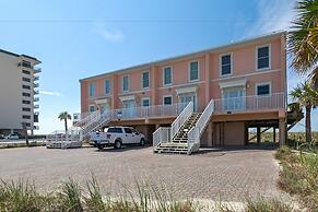 Jen's Creole 4 Bedroom Townhouse by RedAwning
