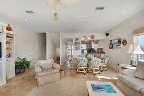 Jen's Creole 4 Bedroom Townhouse by RedAwning