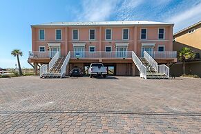 Jen's Creole 4 Bedroom Townhouse by RedAwning