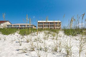 Jen's Creole 4 Bedroom Townhouse by RedAwning