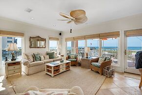 Jen's Creole 4 Bedroom Townhouse by RedAwning