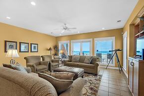 Sea Side 4 Bedroom Townhouse by RedAwning