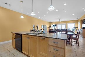 Sea Side 4 Bedroom Townhouse by RedAwning