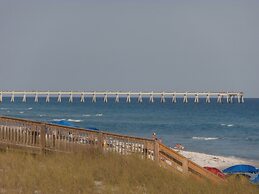 Sea Side 4 Bedroom Townhouse by RedAwning