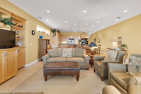 Sea Side 4 Bedroom Townhouse by RedAwning