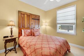 Sea Side 4 Bedroom Townhouse by RedAwning