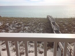 Sea Side 4 Bedroom Townhouse by RedAwning