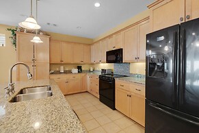 Sea Side 4 Bedroom Townhouse by RedAwning