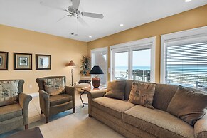 Sea Side 4 Bedroom Townhouse by RedAwning