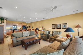 Sea Side 4 Bedroom Townhouse by RedAwning