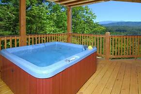 A Mountain Paradise - 3 Bedrooms, 3 Baths, Sleeps 8 Cabin by Redawning