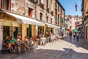 Bragora 3524 Between S. Marco & Biennale