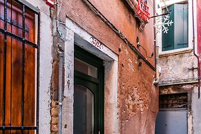 Bragora 3524 Between S. Marco & Biennale