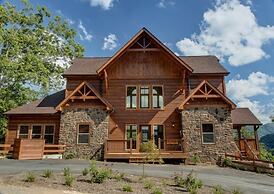 Bare Fu't Chateau - 4 Bedrooms, 4 Baths, Sleeps 14 Home by RedAwning
