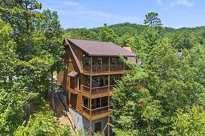 A Perfect Getaway - 4 Bedrooms, 4 Baths, Sleeps 15 Cabin by RedAwning