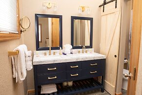 J1 Meadow Creek Miniums 3 Bedroom Condo by RedAwning