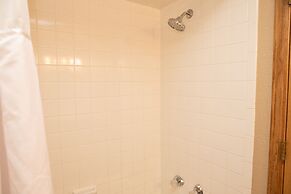 J1 Meadow Creek Miniums 3 Bedroom Condo by RedAwning