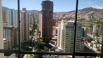 DEPARTAMENTO PISO 20a, CENTRICO, CERCA EMBAJADA AMERICANA, TELEFERICO,