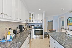 Seascape 2211 2 Bedroom Condo by RedAwning