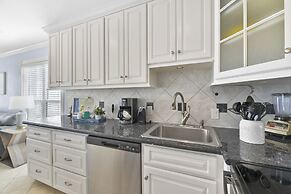 Seascape 2211 2 Bedroom Condo by RedAwning