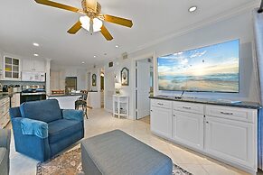 Seascape 2211 2 Bedroom Condo by RedAwning
