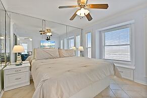 Seascape 2211 2 Bedroom Condo by RedAwning