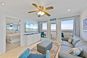 Seascape 2211 2 Bedroom Condo by RedAwning