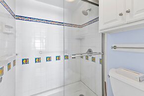 Seascape 2211 2 Bedroom Condo by RedAwning