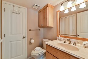 Seascape 1311 2 Bedroom Condo by RedAwning