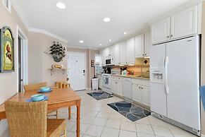 Seascape 1311 2 Bedroom Condo by RedAwning