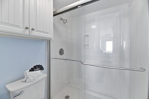 Seascape 2114 2 Bedroom Condo by RedAwning