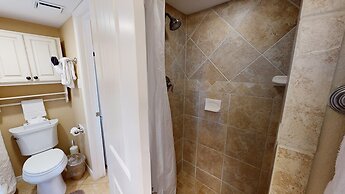 Seascape 2113 2 Bedroom Condo by RedAwning