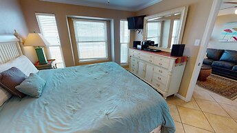 Seascape 2113 2 Bedroom Condo by RedAwning