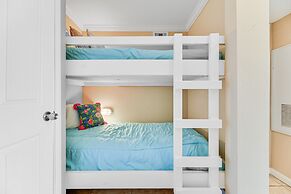 Seascape 1214 Studio Bedroom Condo by RedAwning