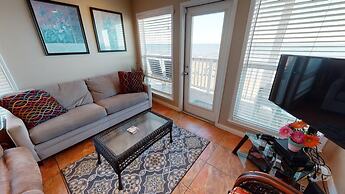 Seascape 1211 2 Bedroom Condo by RedAwning