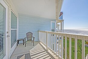 Seascape 1304 Studio Bedroom Condo by RedAwning