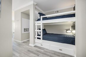 Seascape 1304 Studio Bedroom Condo by RedAwning